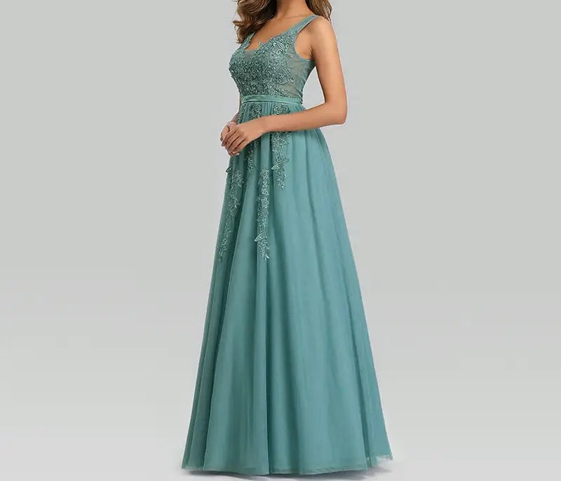 Maisie V-Neck Lace Maxi Dress Mscooco.co.uk